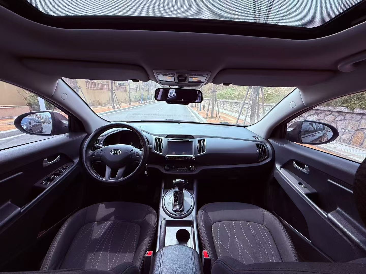 Kia Sportage 2,0 л, АКПП, передний привод, GL