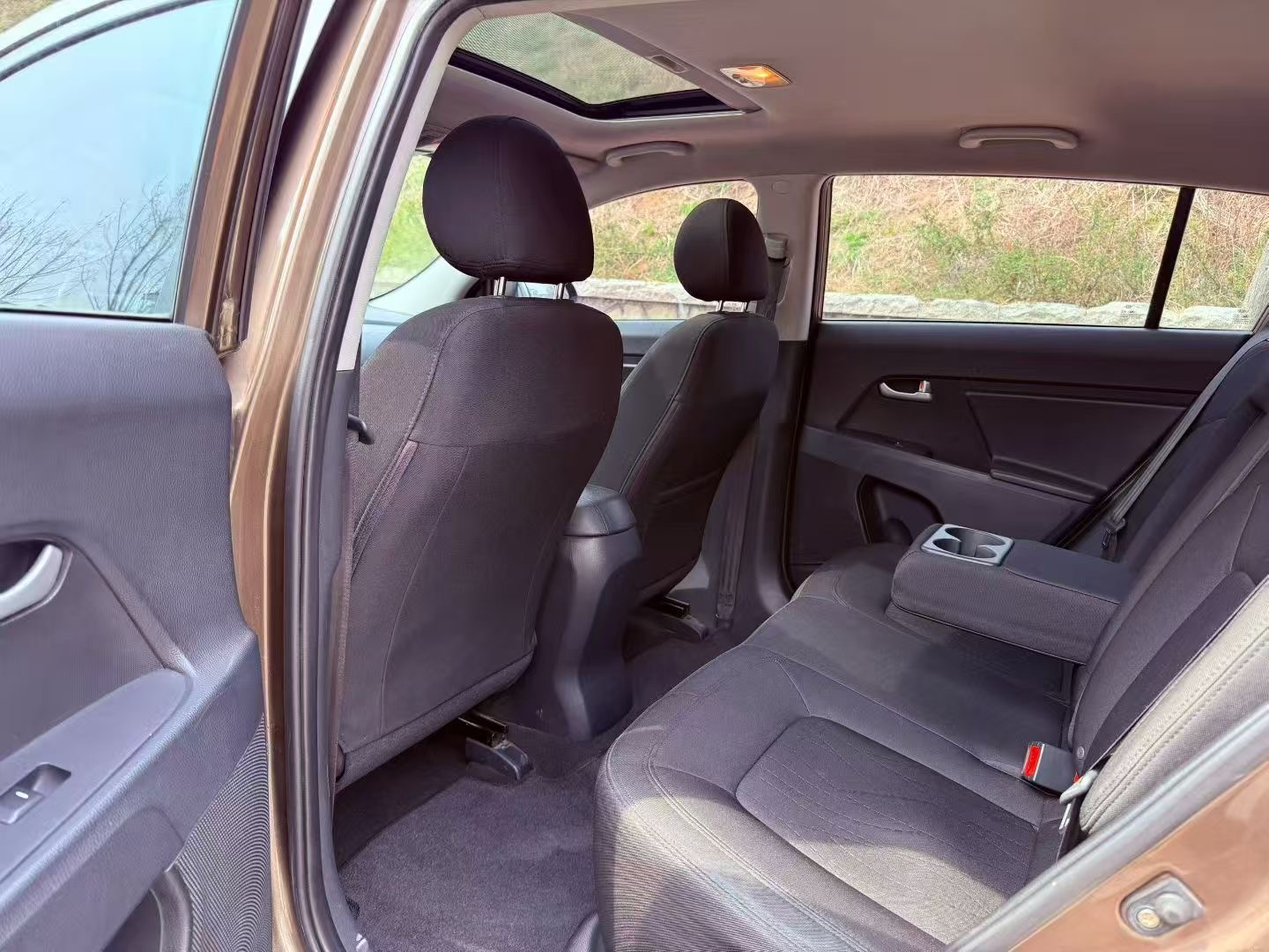 Kia Sportage 2,0 л, АКПП, передний привод, GL