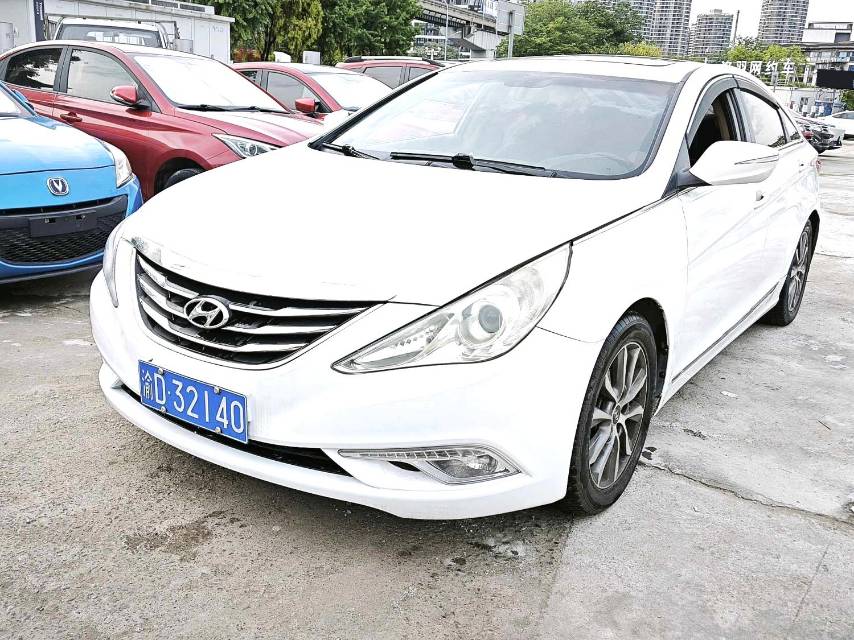 Hyundai 2.0L AutomaticLuxury