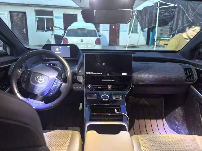 一汽丰田 bZ 4X Model Year 四驱高性能 Premium Version