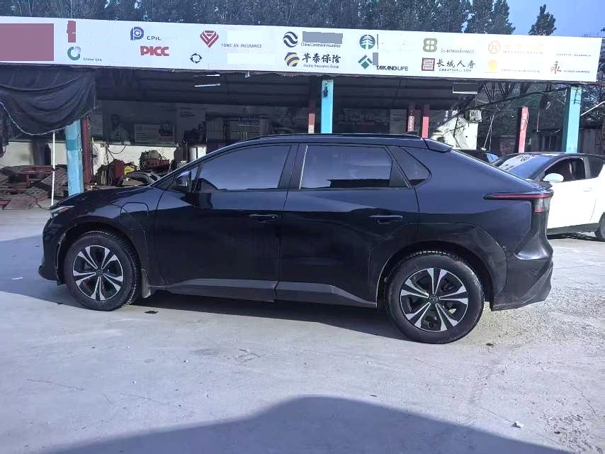一汽丰田 bZ 4X Model Year 四驱高性能 Premium Version