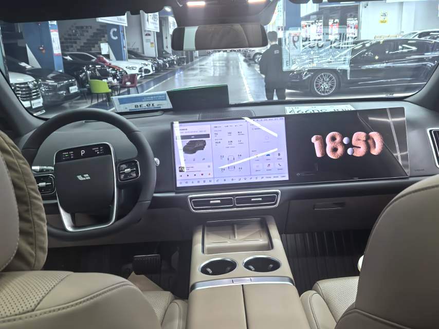 Li Auto L (литр) 6 Pro