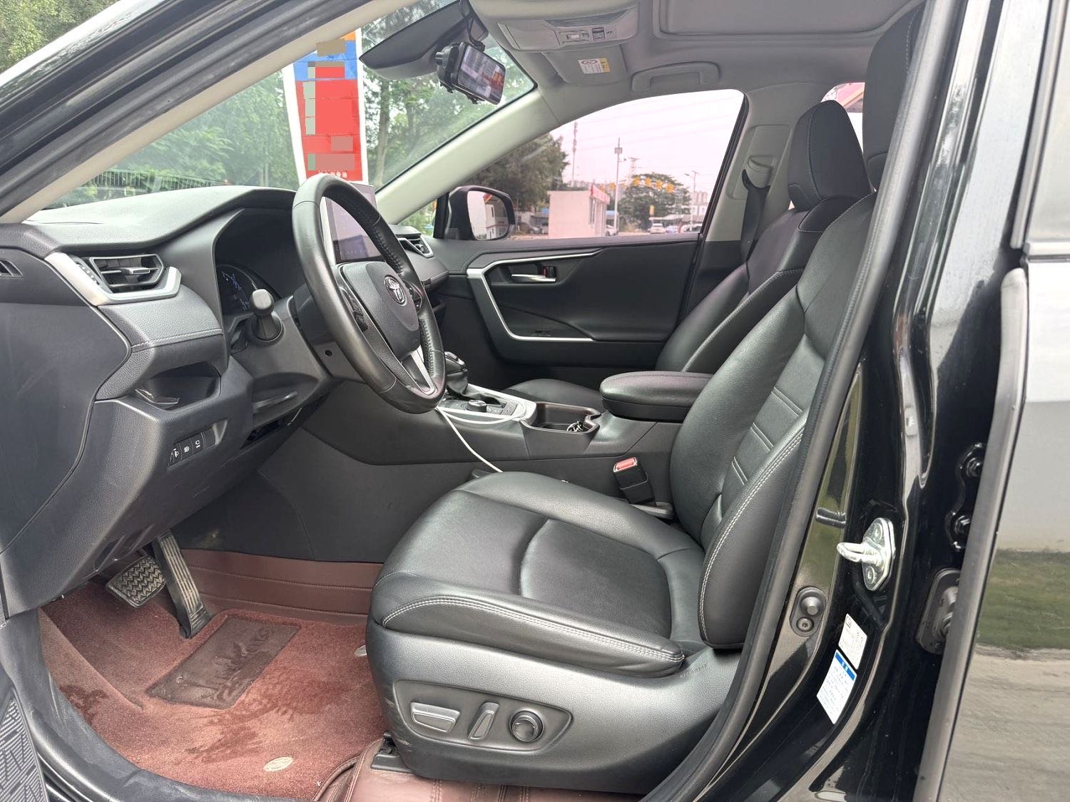 Toyota RAV 4 Hybrid 2.5L E CVT 4WD Plus Version