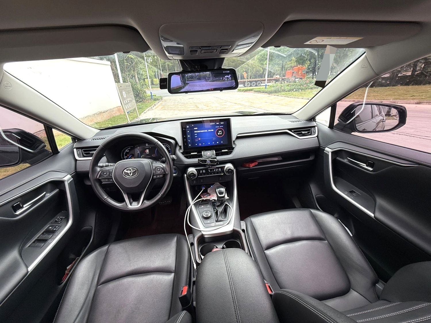 Toyota RAV 4 Hybrid 2.5L E CVT 4WD Plus Version