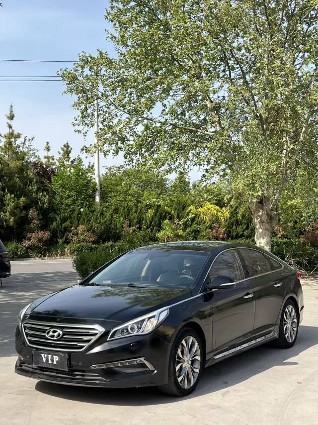 Hyundai 2.4L DLX Premium