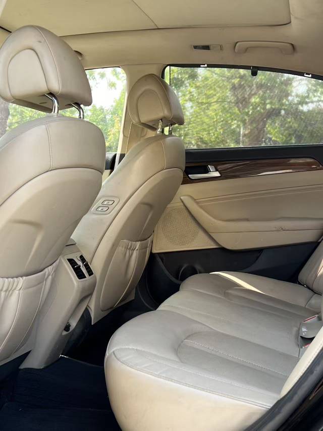 Hyundai 2.4L DLX Premium