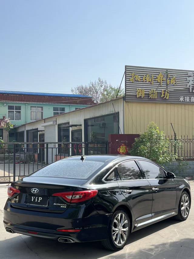Hyundai 2.4L DLX Premium