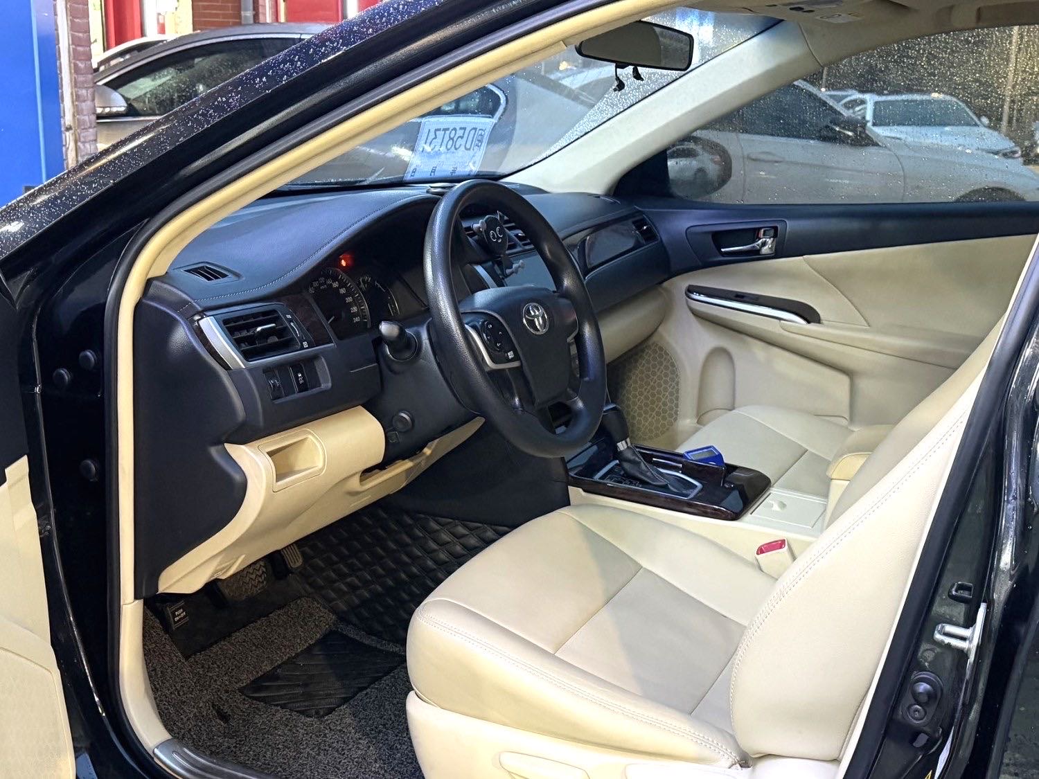 Toyota Camry 2.0E Elite