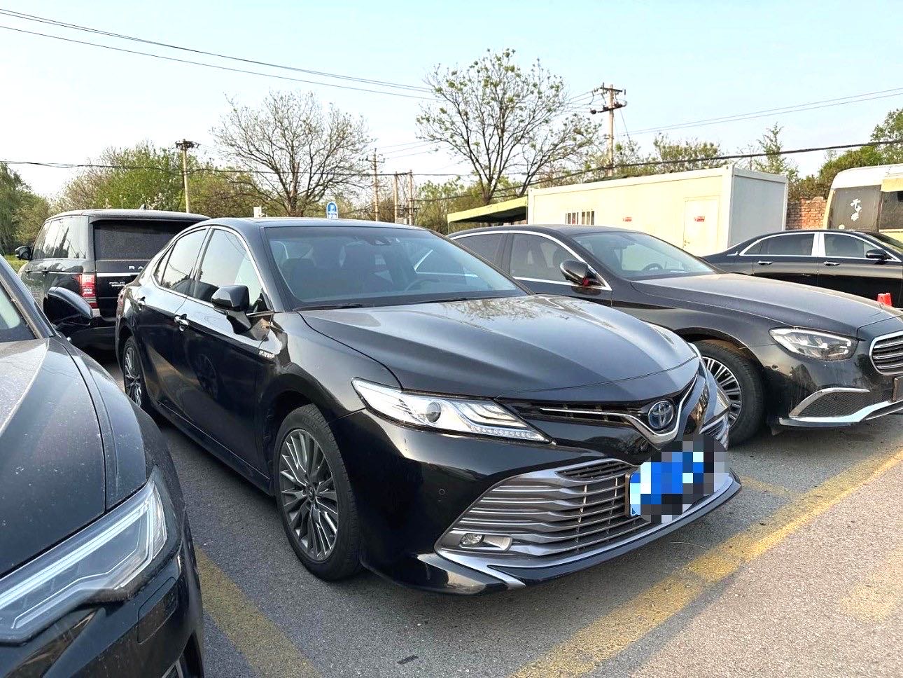 Флагман Toyota Camry Hybrid 2.5HQ