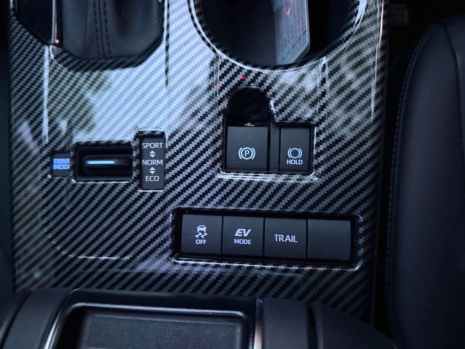 汉兰达 Model Year 双擎 2.5L 四驱尊贵版 7 Seats