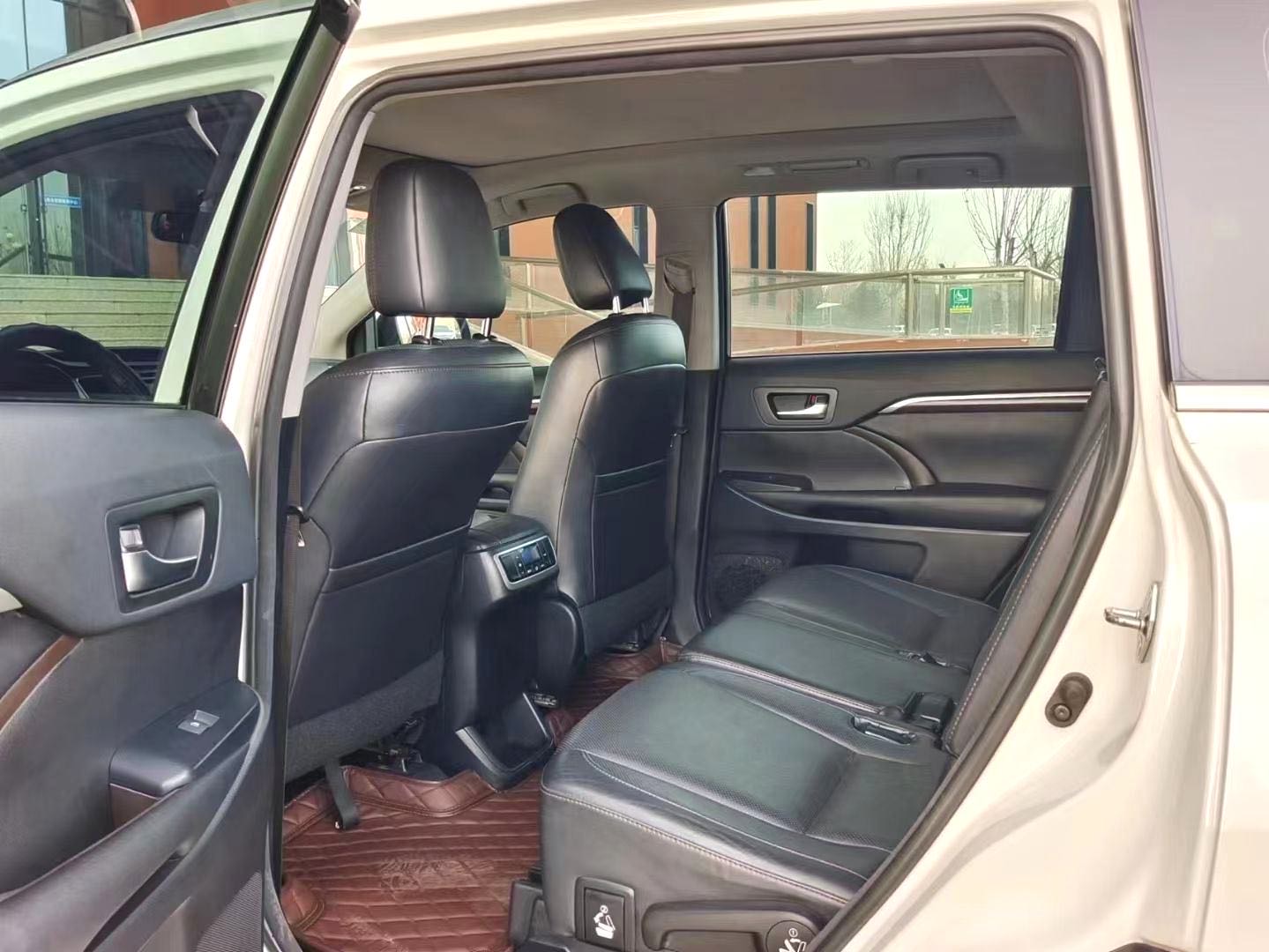 Toyota Highlander 2.0T 4WD 7 Seats