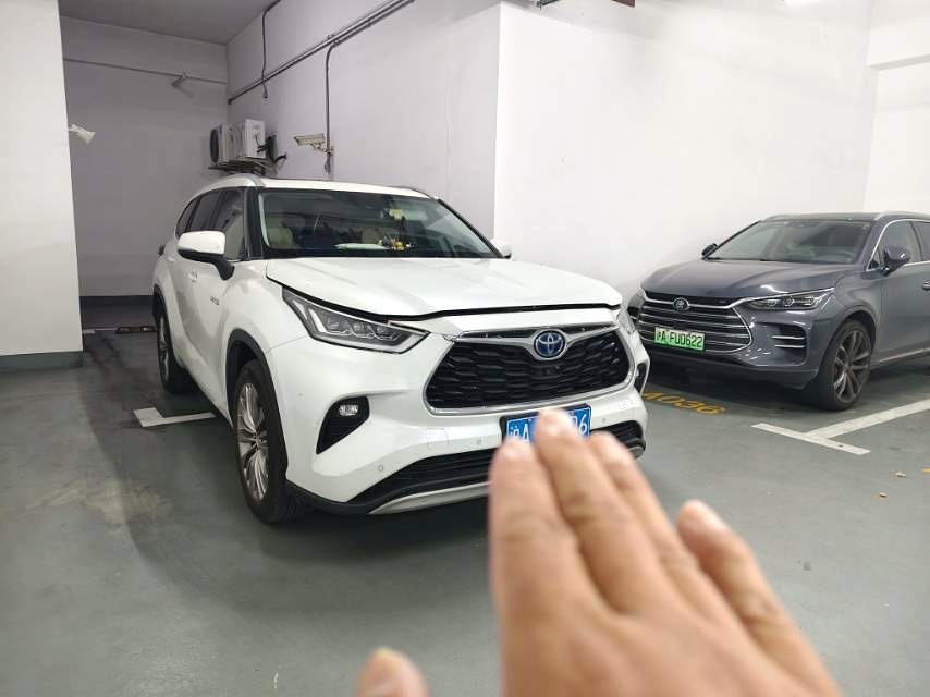 Toyota Highlander Hybrid 2.5L 4WD 7 Seats
