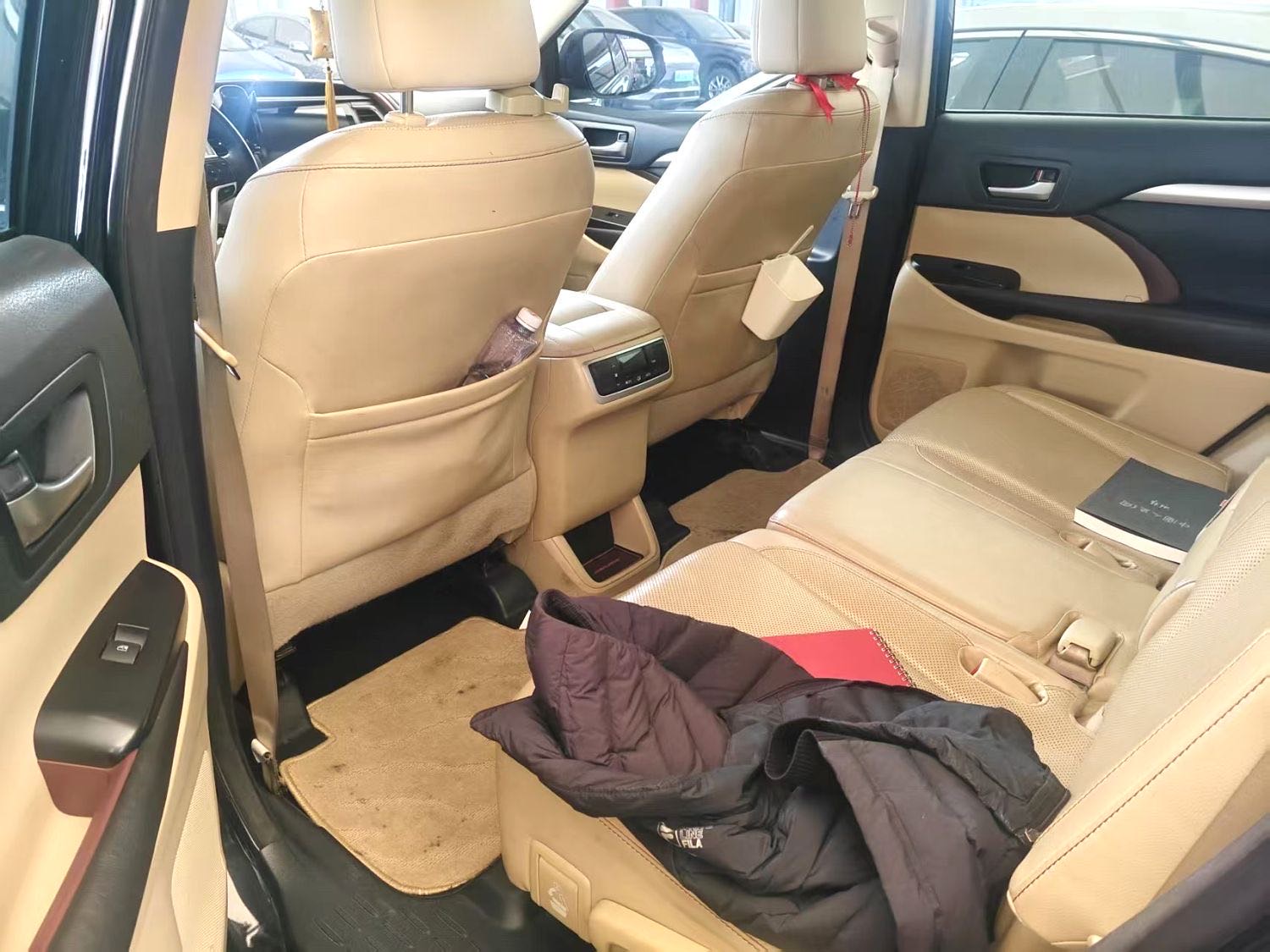汉兰达 Model Year 2.0T 四驱豪华版 7 Seats