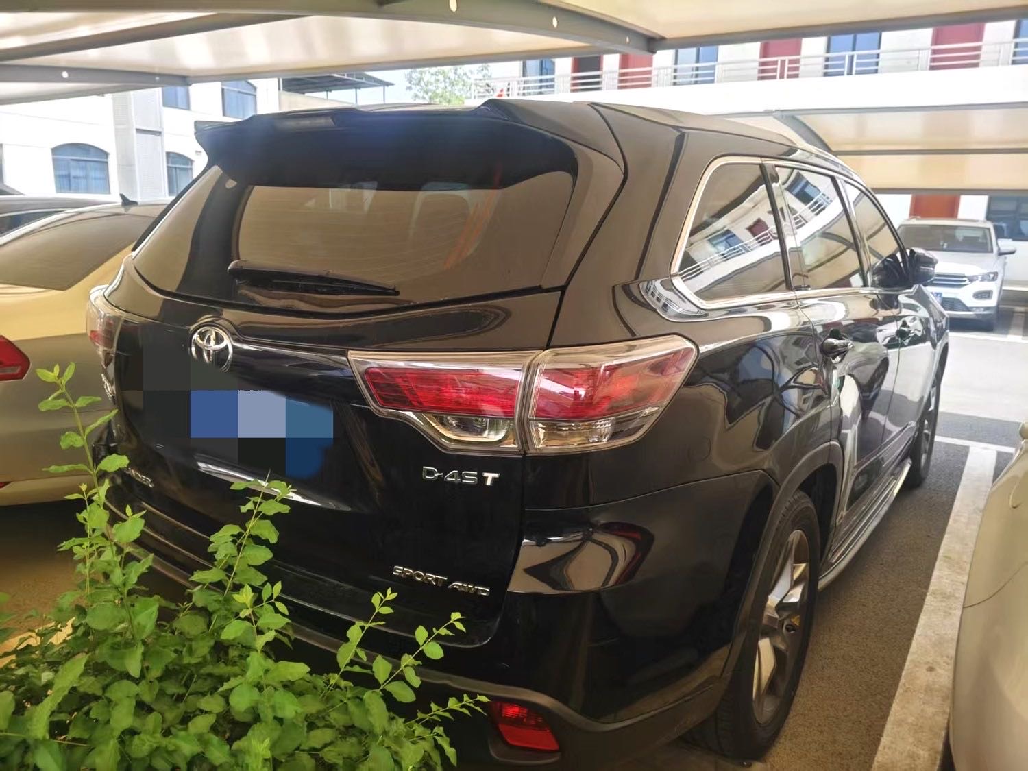 汉兰达 Model Year 2.0T 四驱豪华版 7 Seats