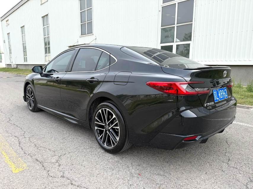 Toyota Camry Hybrid 2.0HSE Lite Version