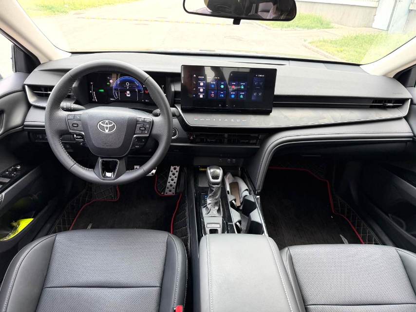 Toyota Camry Hybrid 2.0HSE Lite Version
