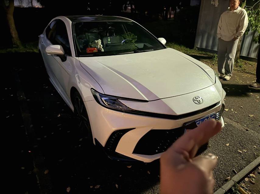 Toyota Camry 2.0S