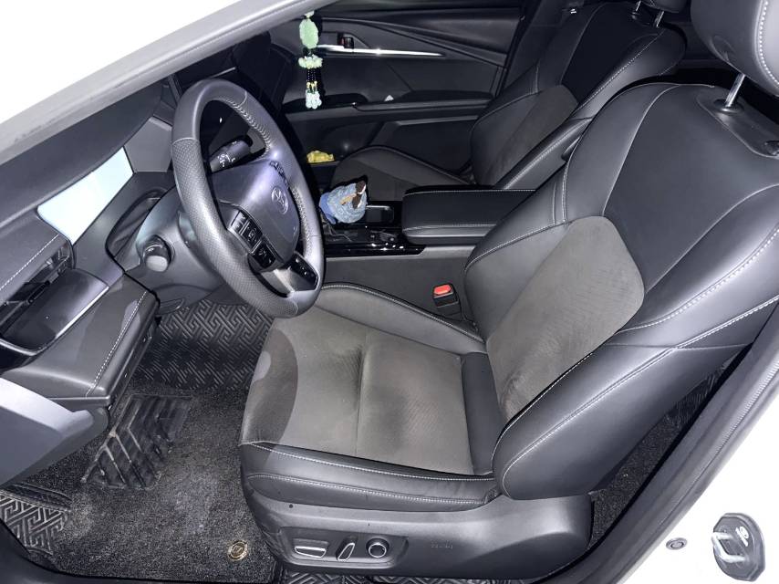 Toyota Camry 2.0S