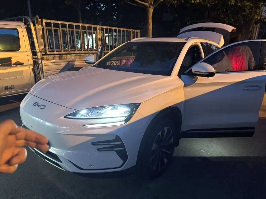 宋 PLUS New Energy Model Year Electric Vehicle 520km Luxury