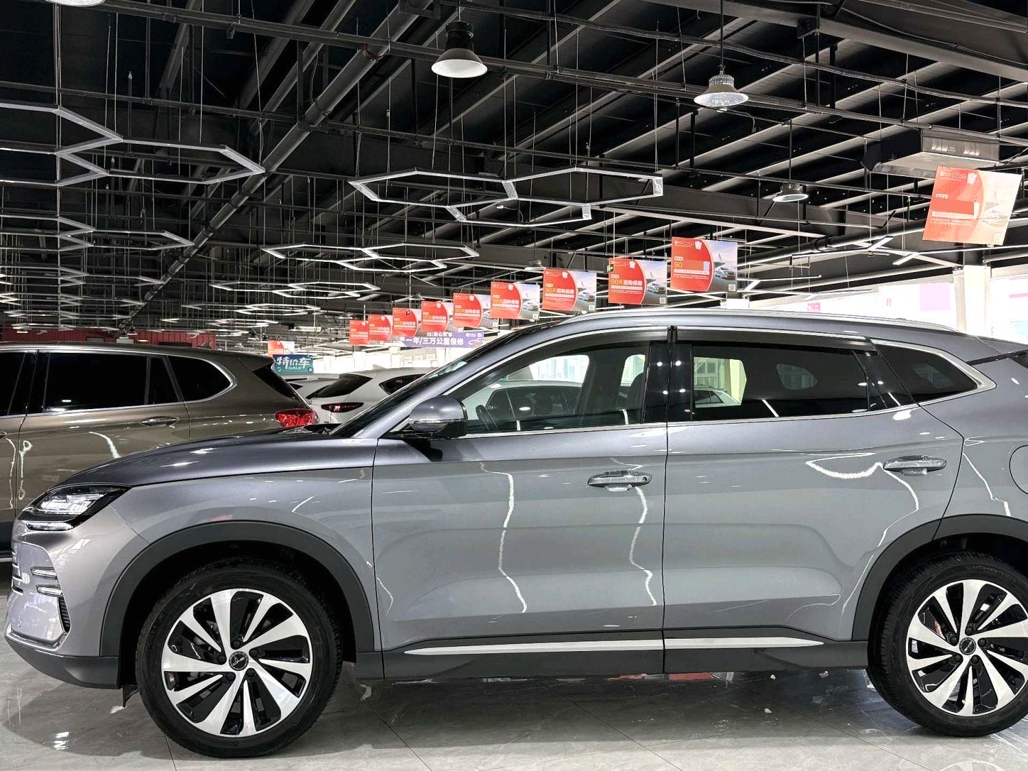 BYD PLUS New Energy DM i 110 км — флагманская модель