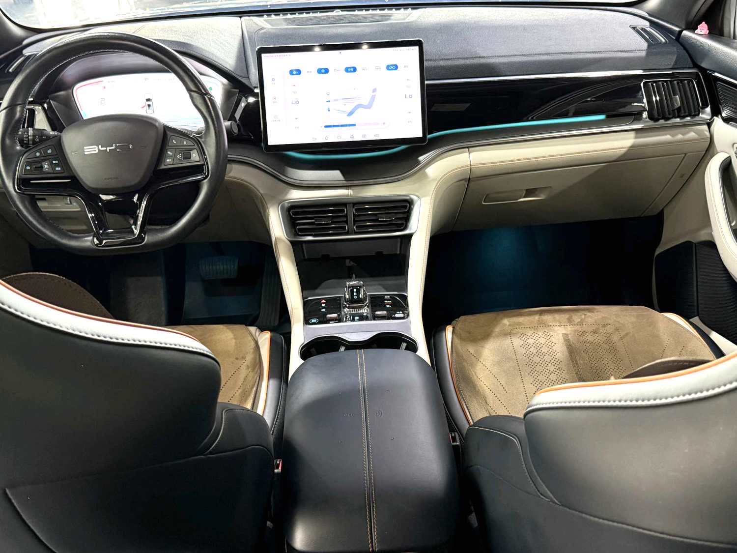 BYD PLUS New Energy DM i 110 км — флагманская модель
