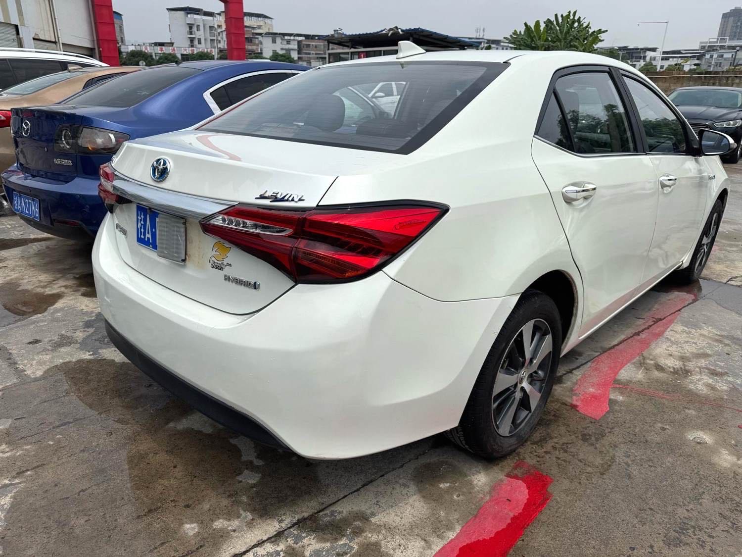 雷凌 Model Year 双擎 1.8H GS E CVT 精英天窗版
