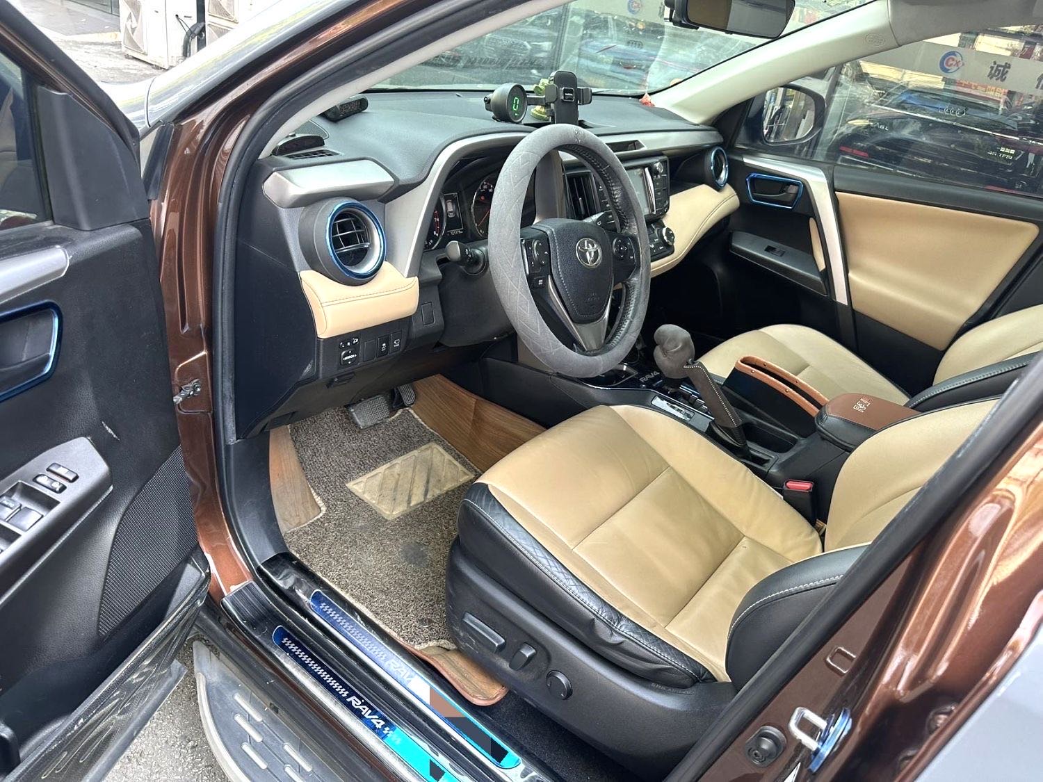 Toyota RAV 4 2.5L Automatic4WD i Version