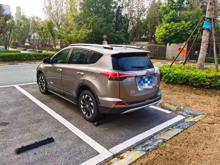 Toyota RAV 4 2.5L Automatic4WD i Version