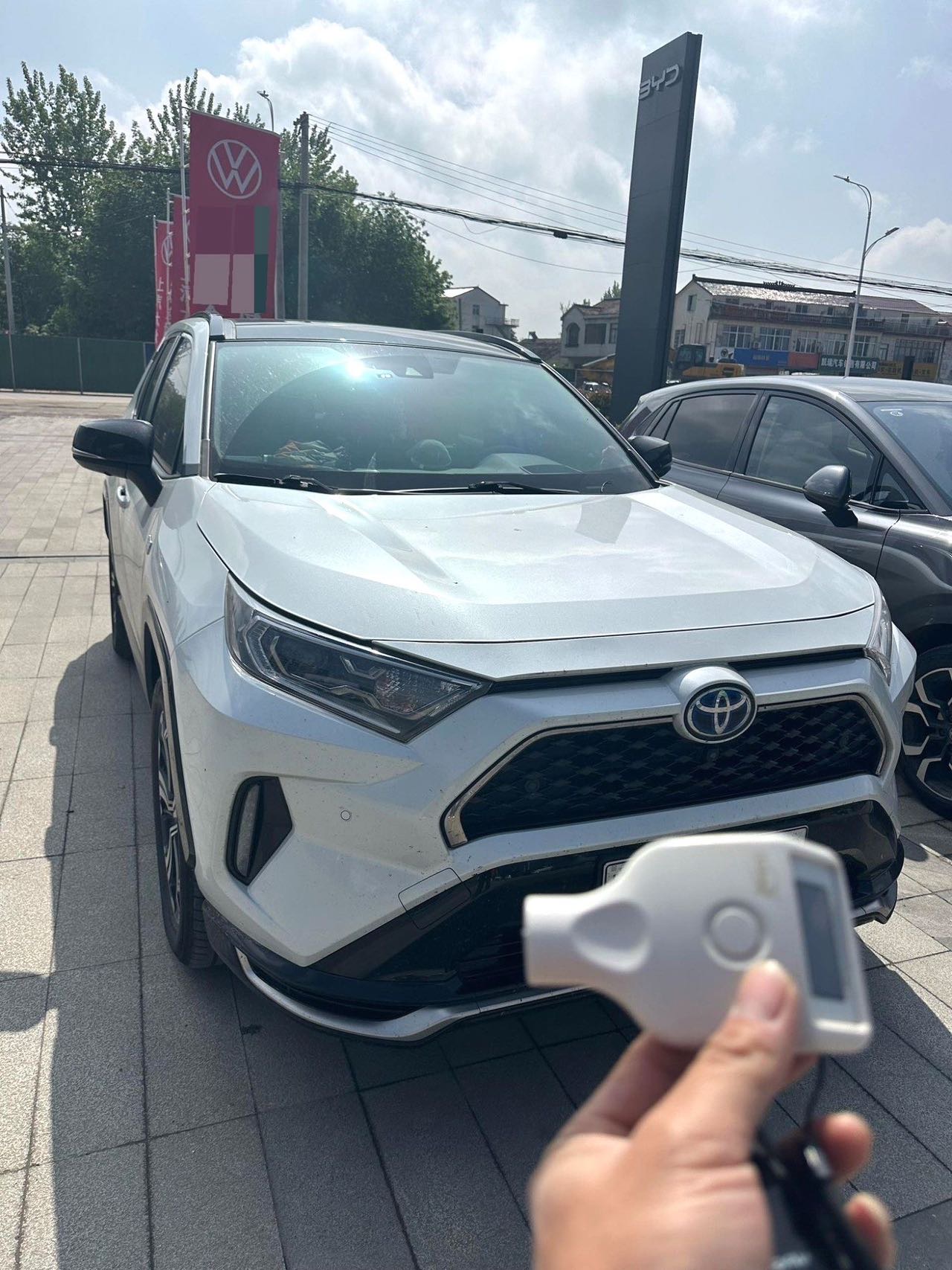 RAV 4 荣放双擎 E Model Year 2.5L 四驱旗舰 Pro