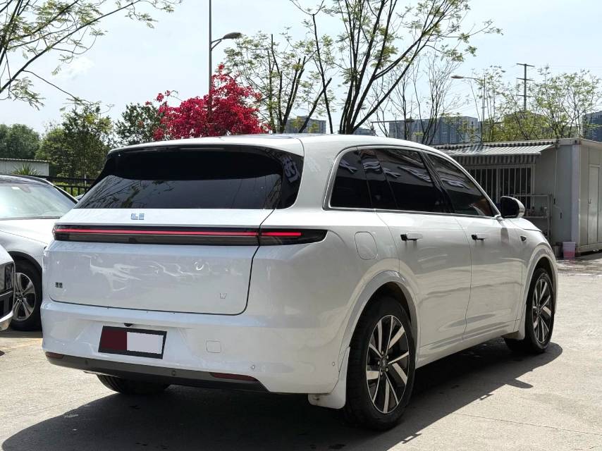 Li Auto L (Liter) 7 Pro
