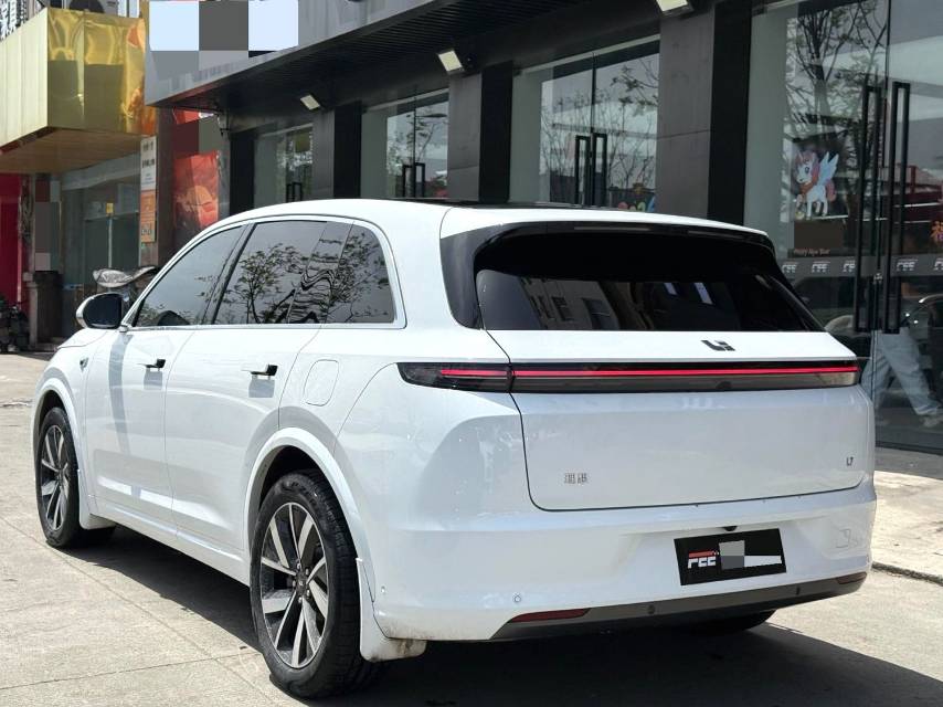 Li Auto L (Liter) 7 Pro