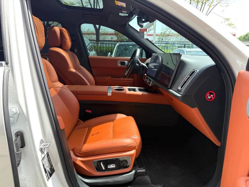 Li Auto L (Liter) 7 Pro