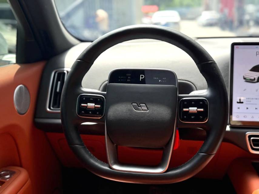 Li Auto L (Liter) 7 Pro