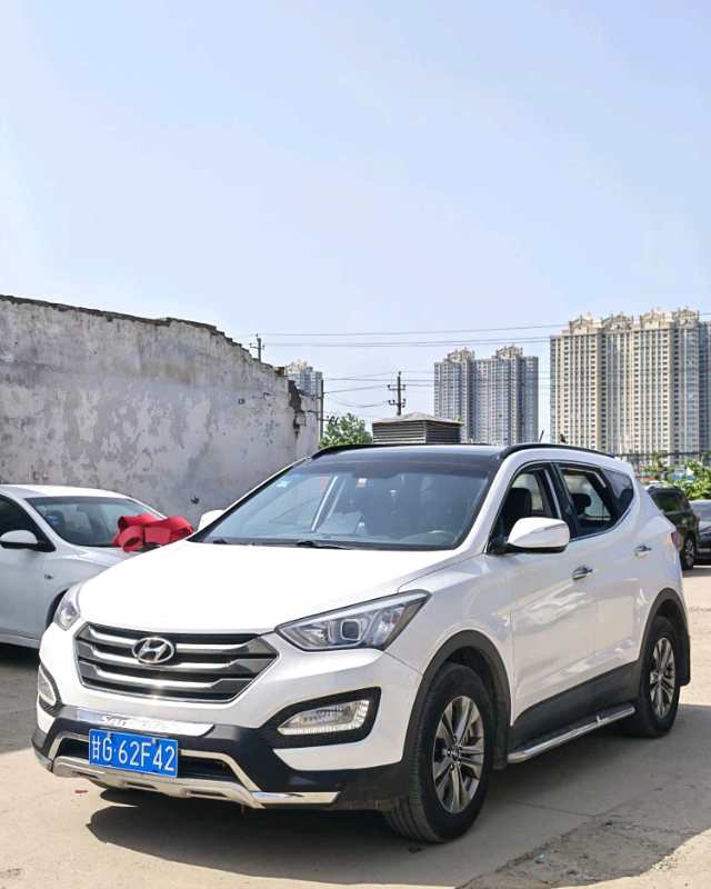 Hyundai Santa Fe 2.4L Automatic2WD