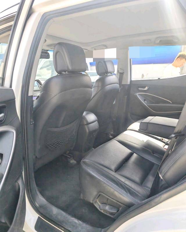 Hyundai Santa Fe 2.4L Automatic2WD