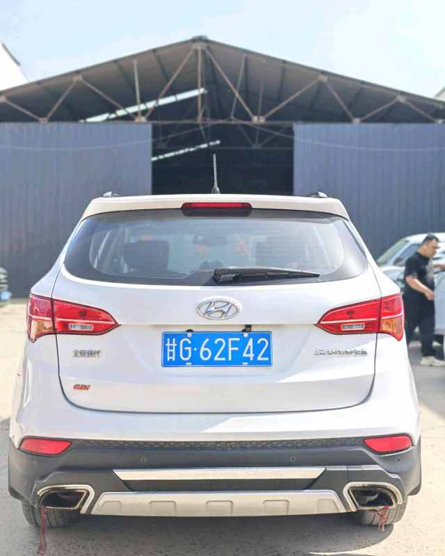 Hyundai Santa Fe 2.4L Automatic2WD
