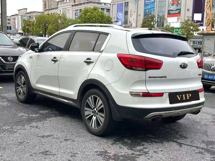 智跑 Model Year 2.0L 自动两驱版 DLX