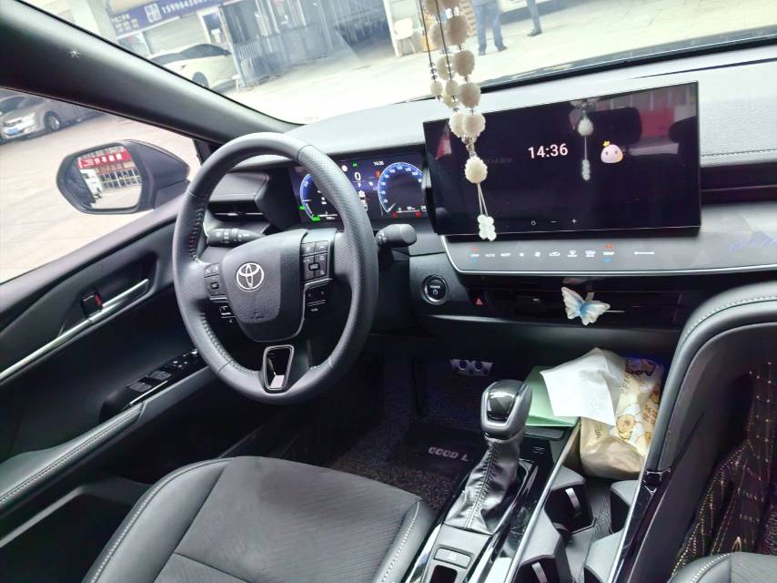 Toyota Camry Hybrid 2.0HG