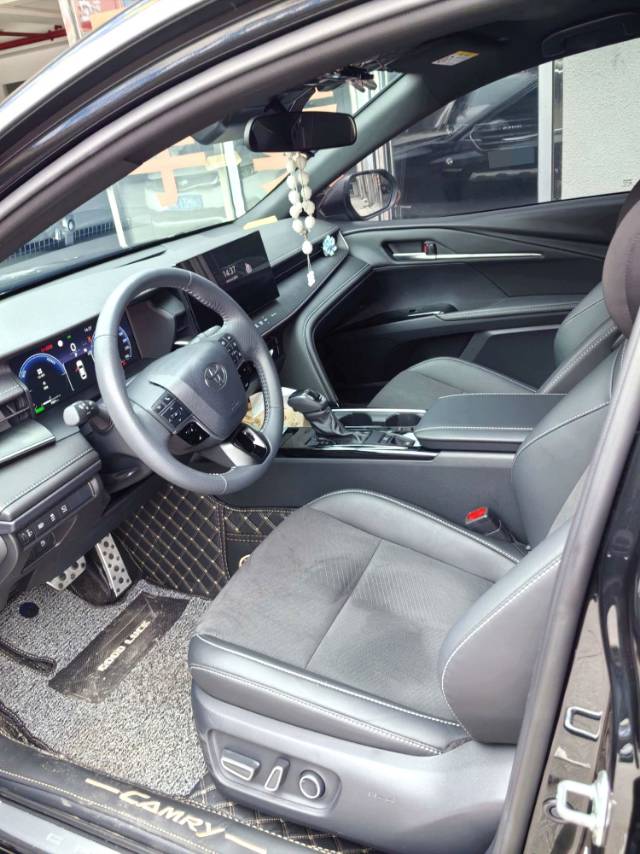 Toyota Camry Hybrid 2.0HG