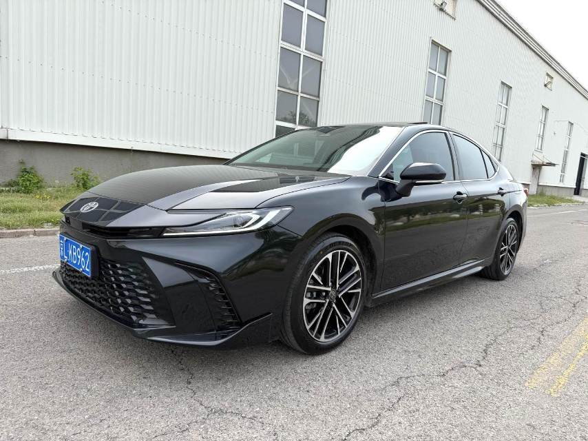 Toyota Camry Hybrid 2.0HSE Lite Version