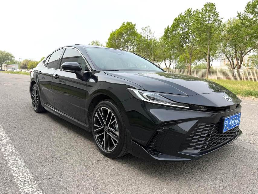 Toyota Camry Hybrid 2.0HSE Lite Version