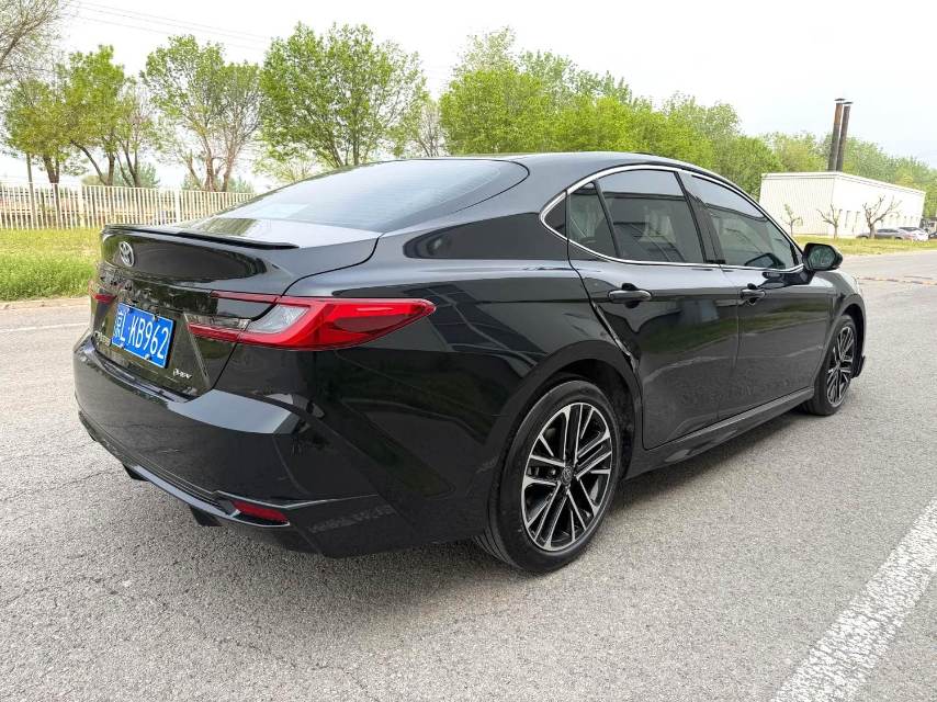 Toyota Camry Hybrid 2.0HSE Lite Version