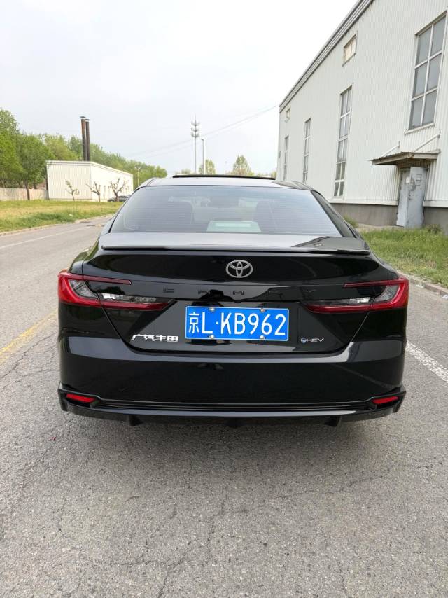 Toyota Camry Hybrid 2.0HSE Lite Version
