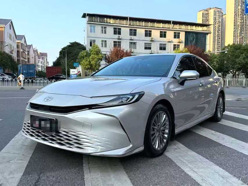 Toyota Camry Hybrid 2.0HSE Lite Version