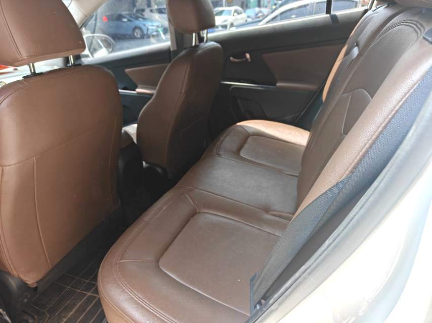 智跑 Model Year 2.0L 自动两驱版 DLX