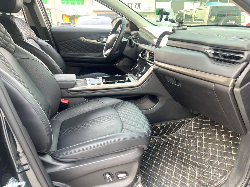 星途揽月 Model Year 400T 两驱星睿版 6 Seats