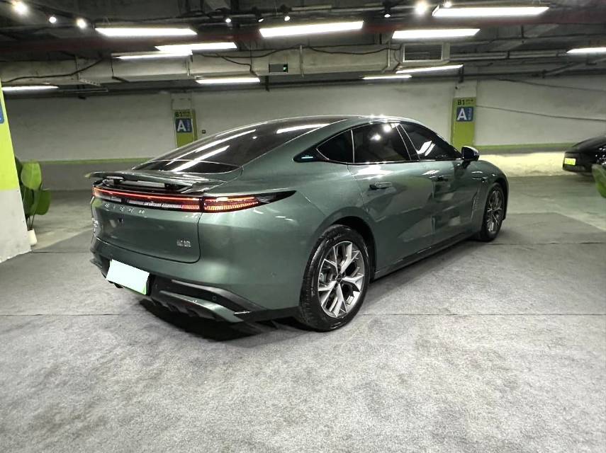 星纪元 ES Model Year Electric Pro 城区辅助驾驶 77kWh