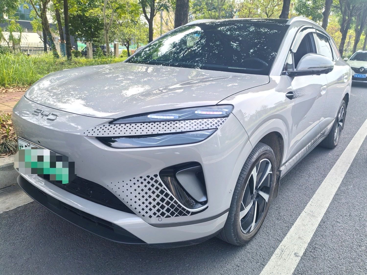 BYD 06 New Energy Electric Vehicle 605 Pro Version
