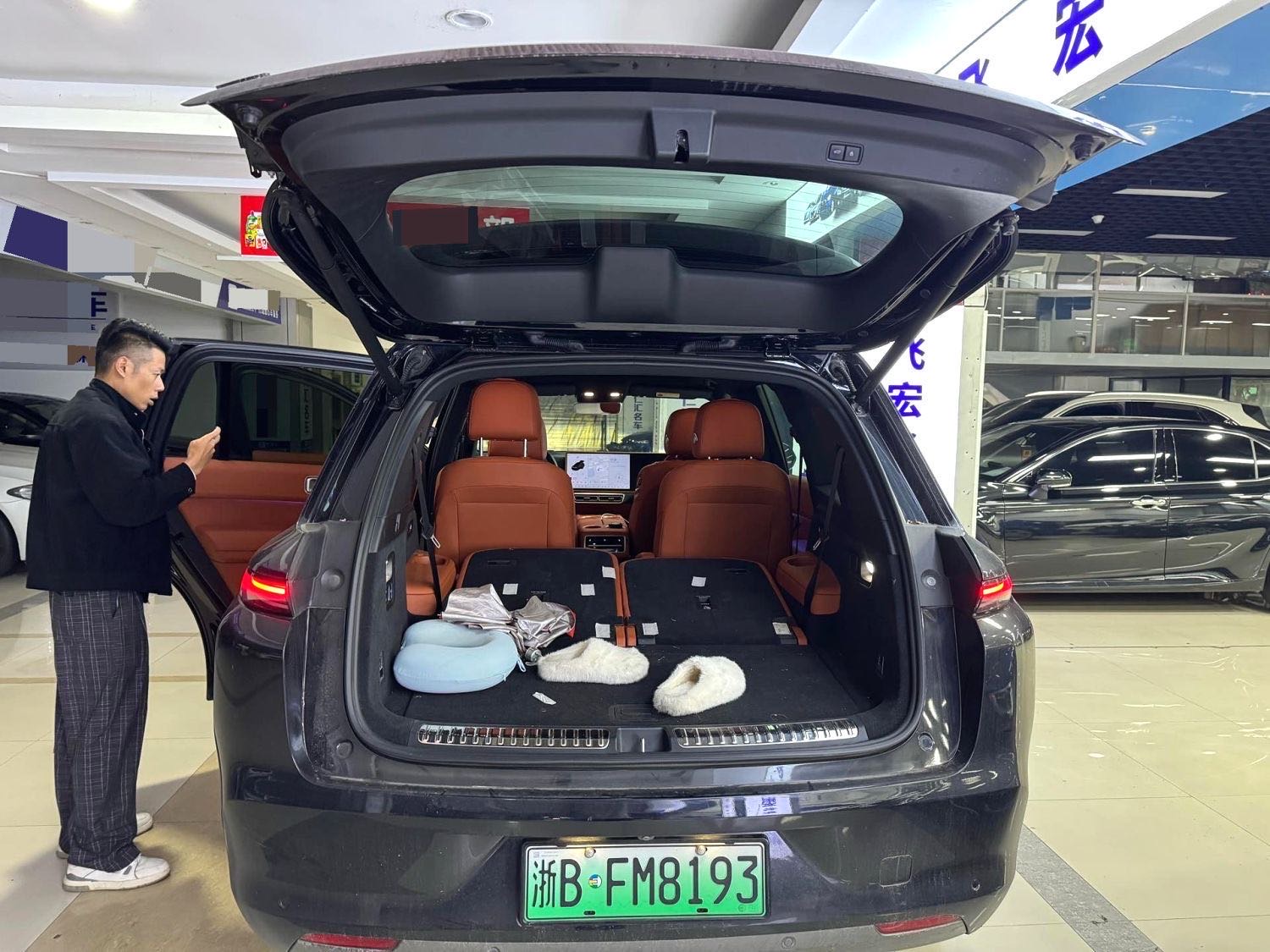Li Auto L (Liter) 8 Pro