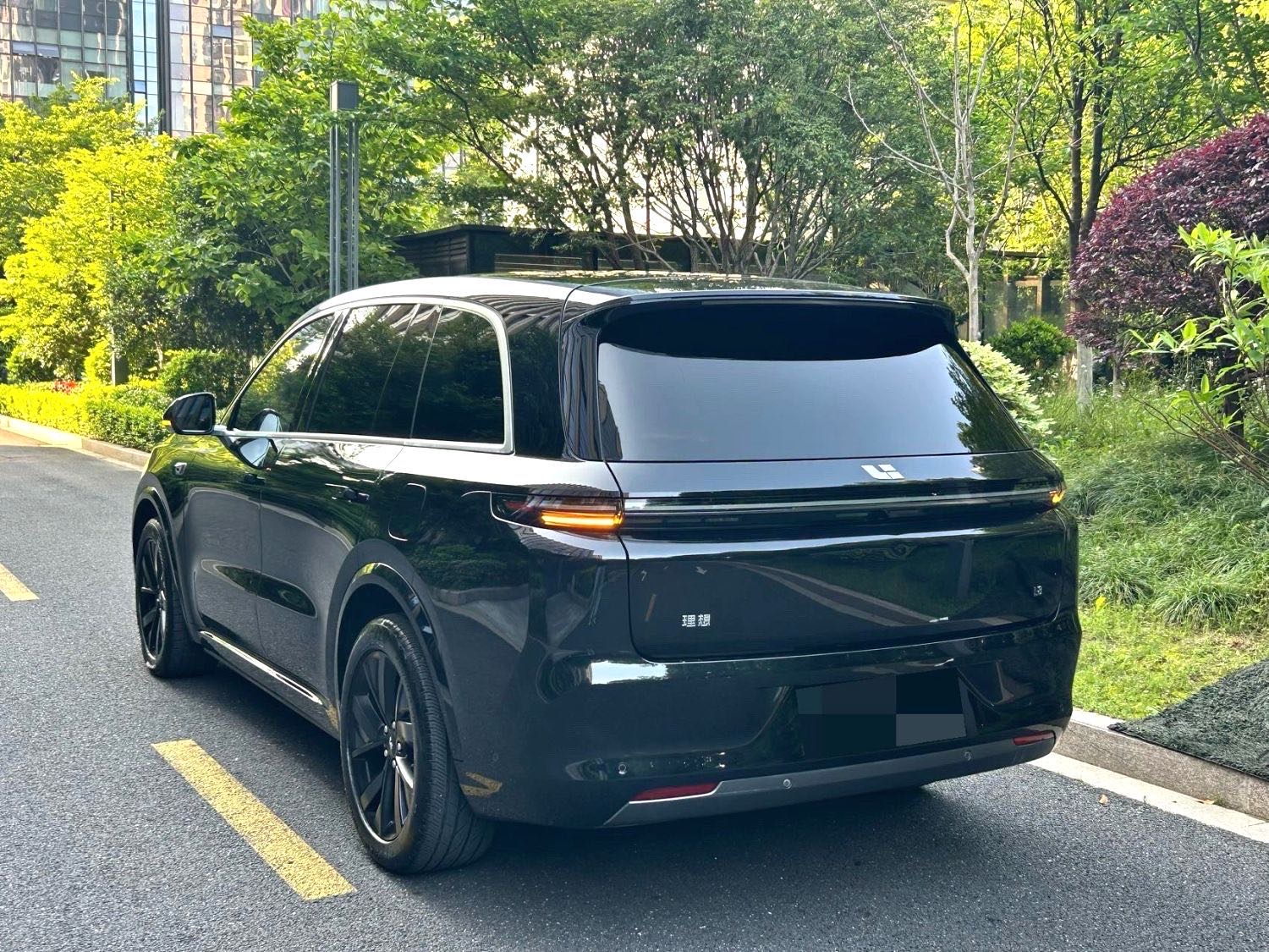Li Auto L (Liter) 8 Pro
